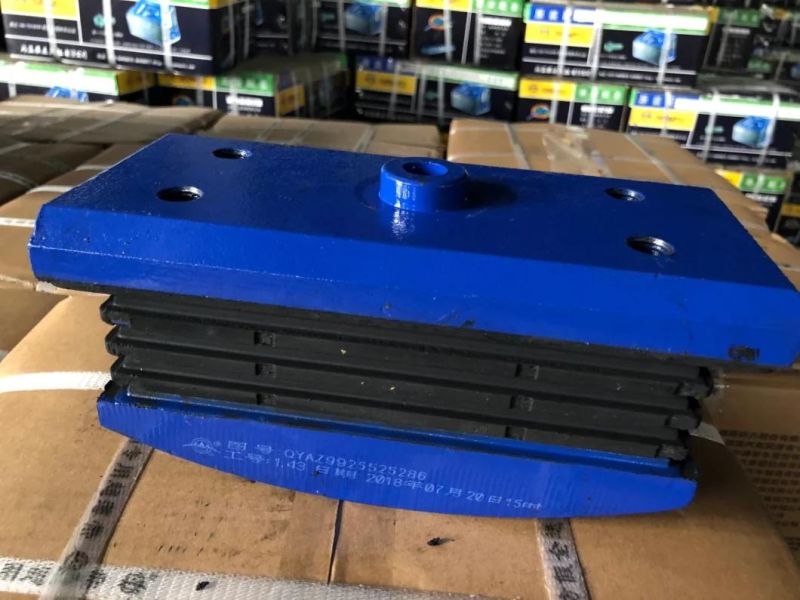 *Sinotruk HOWO Stery Auto Spare Parts / Engine Mounting (QINYAN)