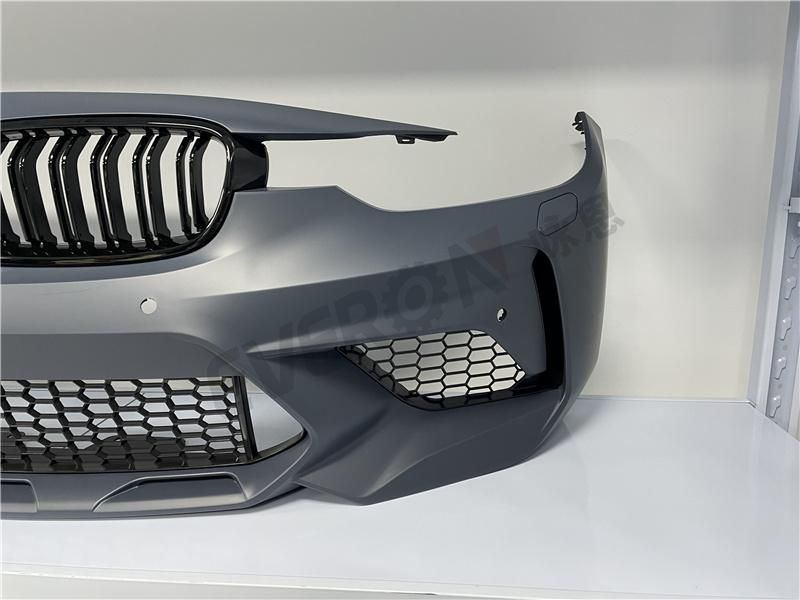 M3c Style Car Front Bumper Body Kit with Grill for BMW 3 Seires F30 F35 2012-2018
