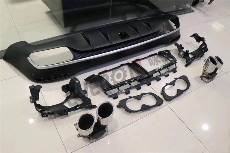 2020 Gle53 Amg Rear Bumper Diffuser with Exhaust Tip for Mercedes Benz W167 Gle Class