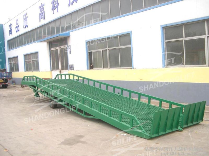 Ce Portable Truck Loading Ramp Mobile Hydraulic Container Dock Loading Ramp for Forklift