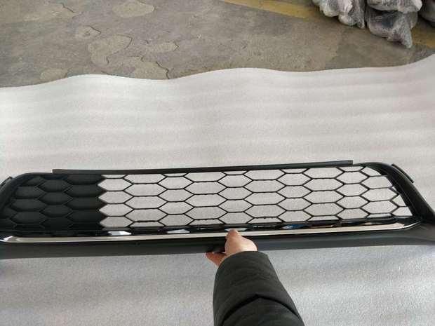 Wholesale Front Bumper Grille for Honda Accord 2016-2017 Auto Parts