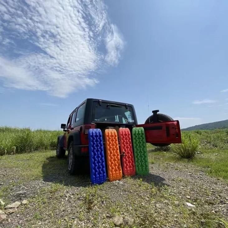 4X4 off Road Car Mud Snow Grass Sand Tracks Recovery Tracks