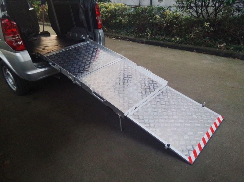 TUV Manual Aluminum Folding Wheelchair Ramp for Motorcycle with 350kg Loading for Electric Scooter