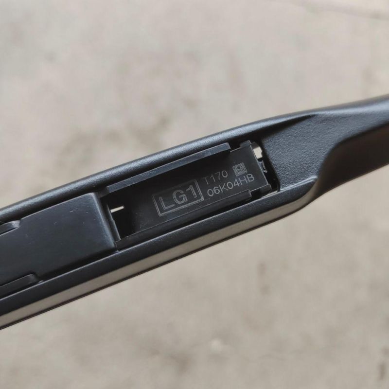 Auto Accessory Wiper Blade with Soft and Multi-Functional Adaptor