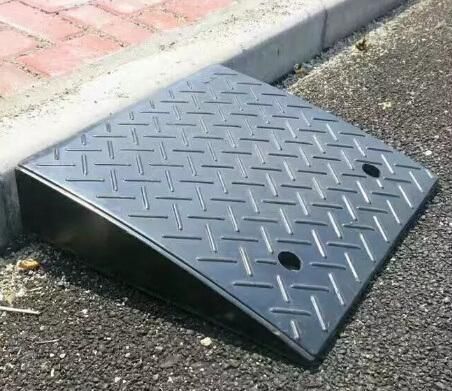 1150*250*95mm Traffic Speed Hump Rubber Car Ramps