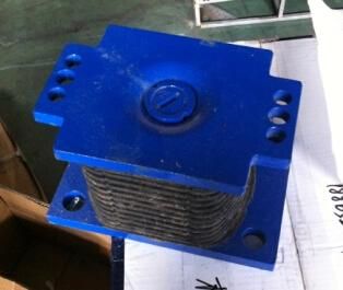 *Sinotruk HOWO Stery Auto Spare Parts / Engine Mounting (QINYAN)