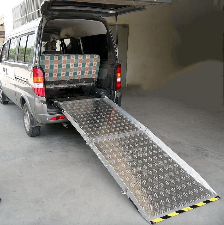 Esay Operated Manual Folding Wheelchair Loading Ramp