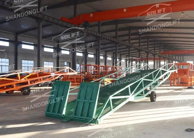 Ce Portable Truck Loading Ramp Mobile Hydraulic Container Dock Loading Ramp for Forklift