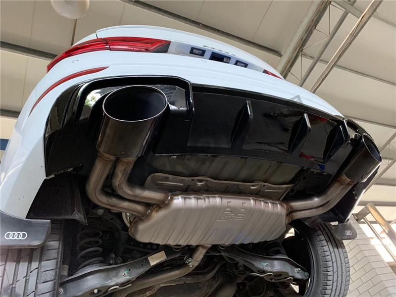 RS3 Style Rear Bumper Diffuser with Exhaust Pipe for Audi 2017 A3 Sedan Hatchback Sport