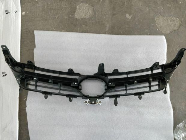 Wholesale Auto Parts Front Grille for Toyota Camry 2015-2017 Le