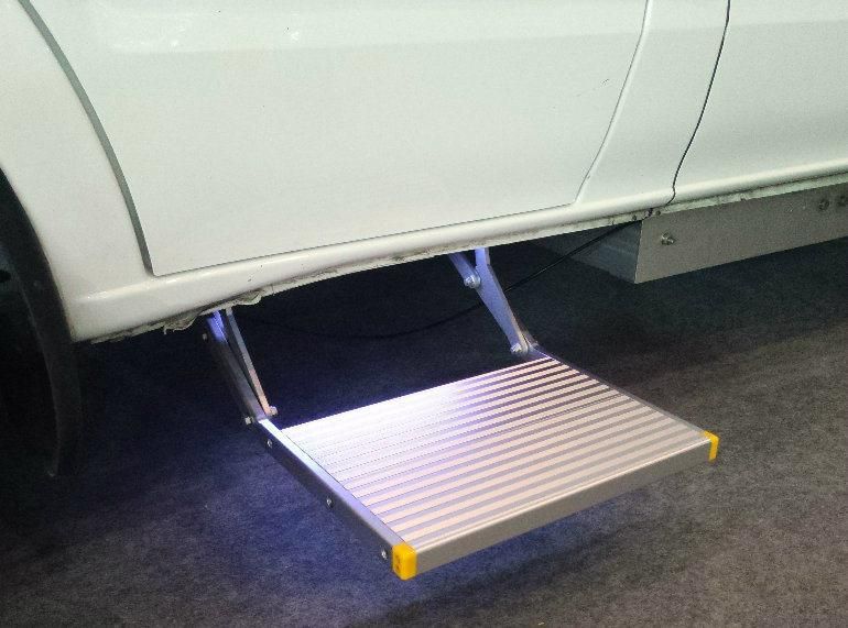 China Electric Folding Ladder Folding Steps CE Certificate