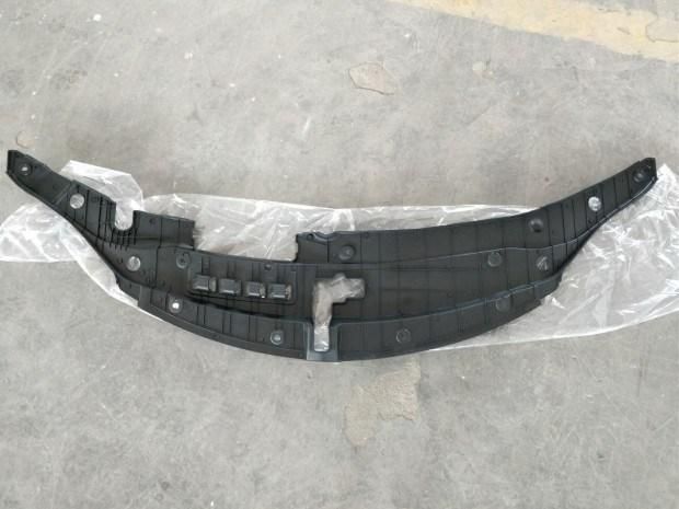Radiator Upper Cover for Toyota Camry 2015-2017 Le