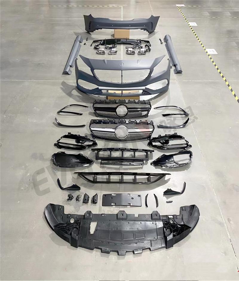Car Bumpers Body Kits for Mercedes Benz Cla Class W117 Change to Cla45 Amg Style