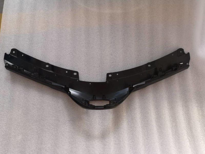 Car Accessories Front Grille 53101-0r130 53111-0r090 for Toyota RAV4 2016-2018 Le Spare Parts