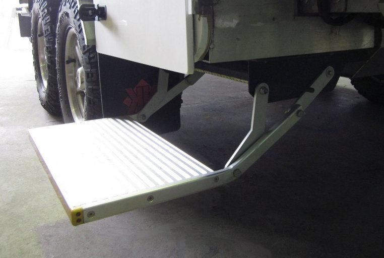 China Electric Folding Ladders Folding Steps CE Certificate