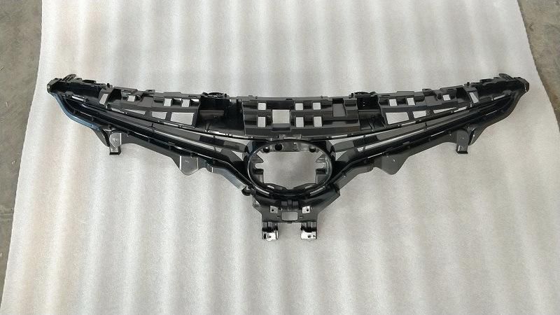 Car Accessories Front Grille 53101-06e10 for Toyota Camry 2018 2019 2020 Se Auto Parts