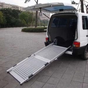 Manual Wheelchair Ramp for Wheelchair to Get on Vehicle