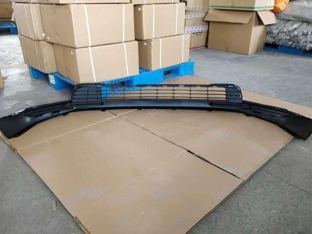 Wholesale Auto Parts Front Bumper Grille for Toyota Highlander 2014-2016